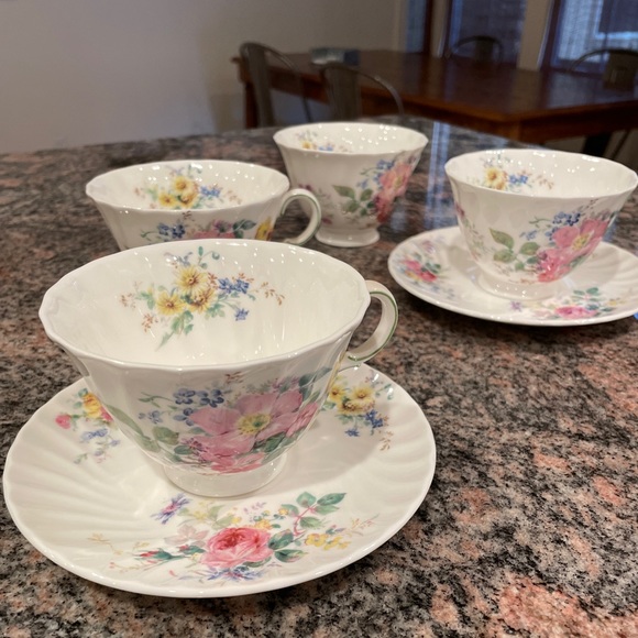 Royal Doulton Other - Royal Doulton Arcadia Cups & Saucers ☕️